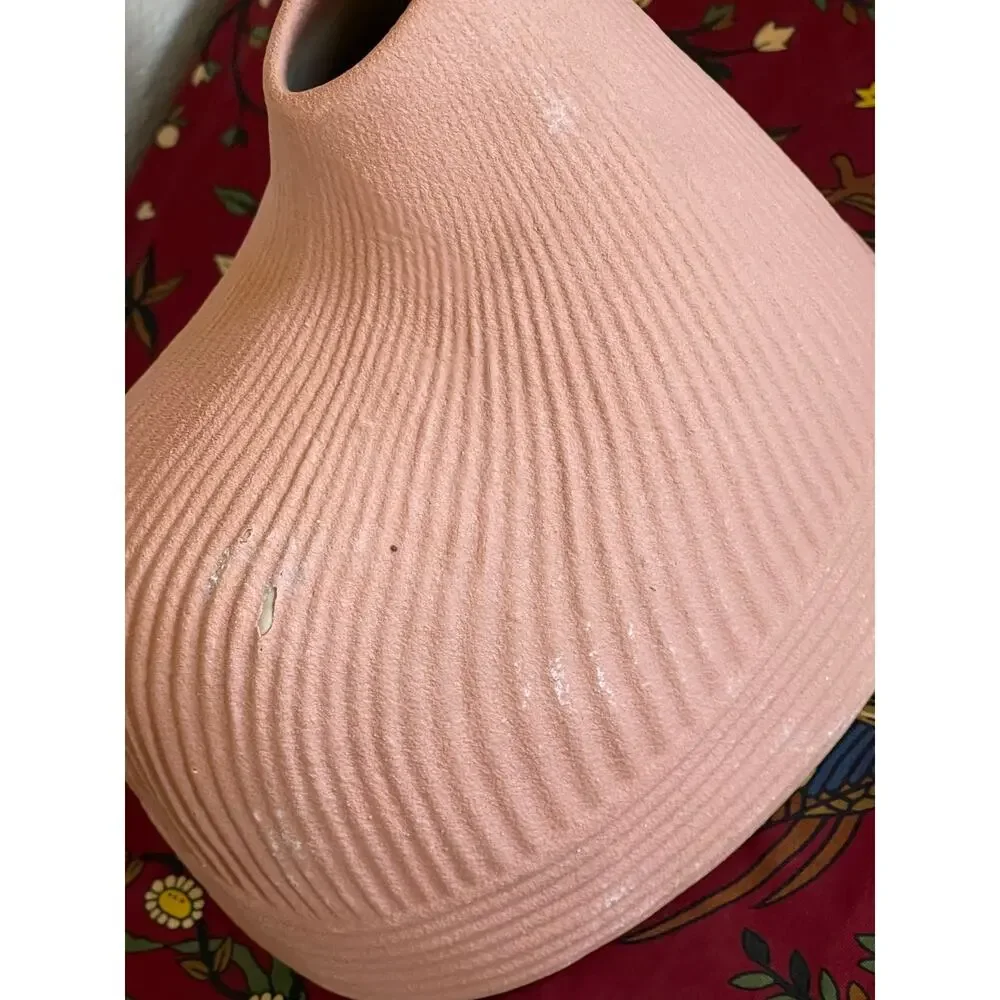 Ribbed terracotta Clay Vase